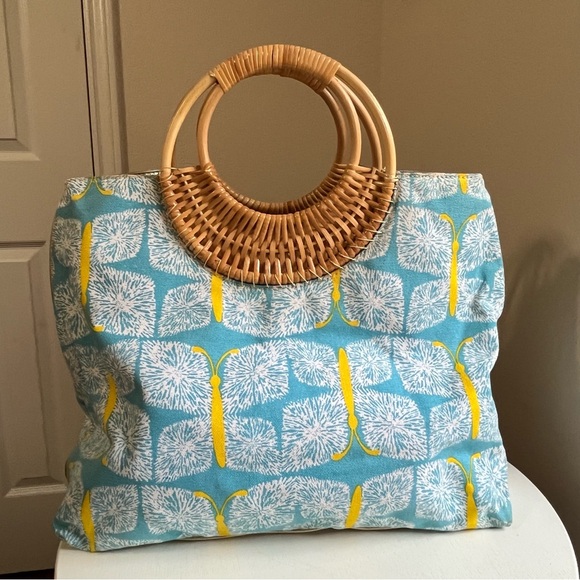 Lilly Pulitzer Beach Bag Blue and Yellow Paisley Tote with Bamboo Handles - Picture 2 of 10